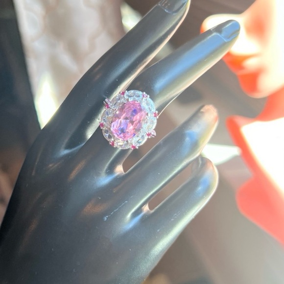 Brilliant finish oval amethyst 6.2CT silver ring with swarovski elements - Picture 10 of 13